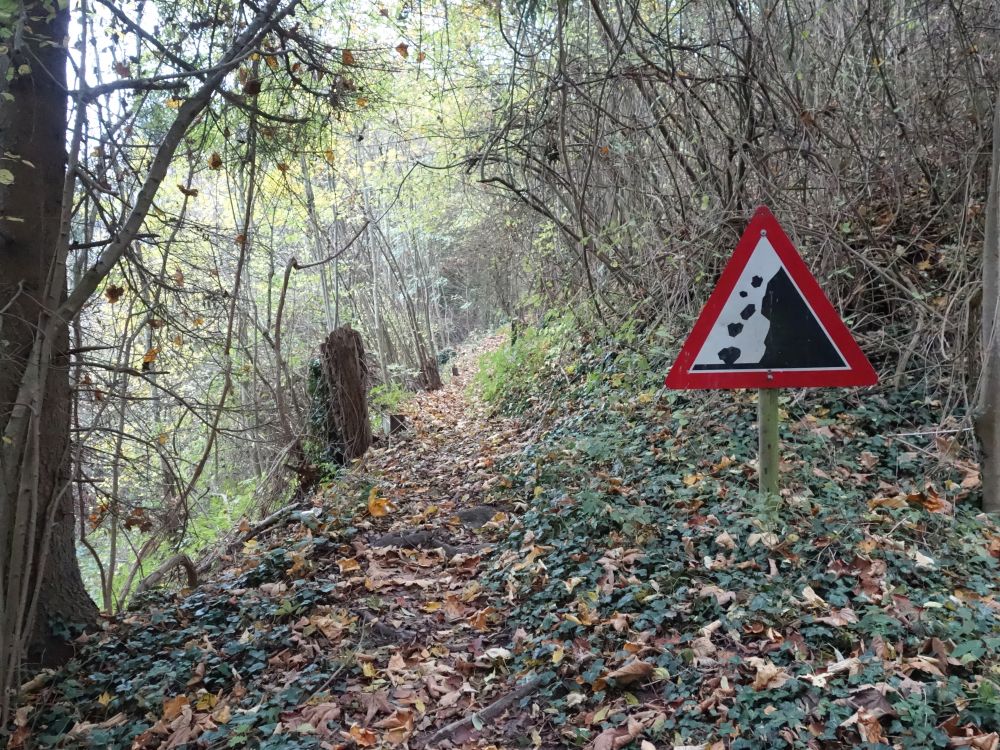 Pfad mit Steinschlaggefahr