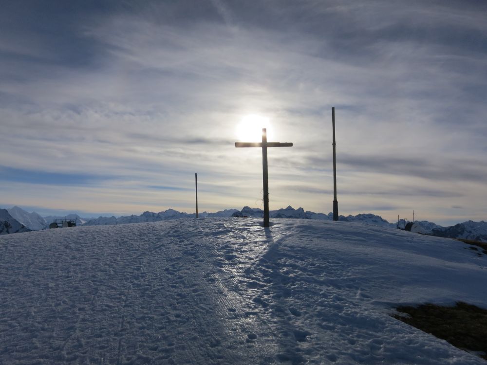 Gipfelkreuz im Gegenlicht