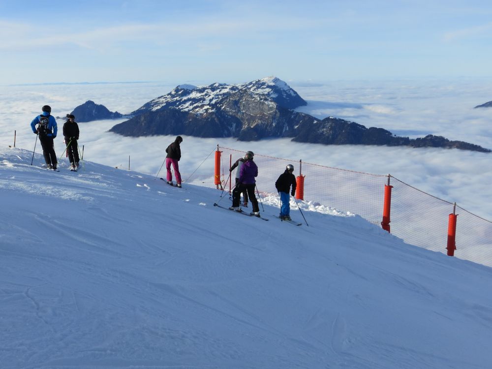 Skifahrer und Blick auf die Rigi