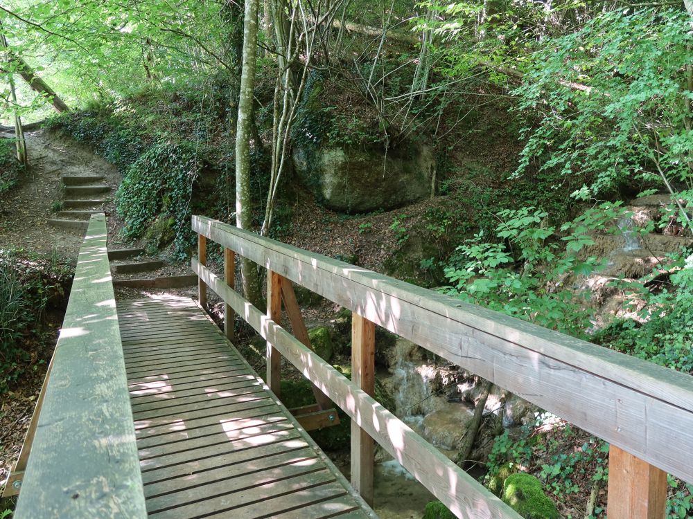Holzsteg und Treppe