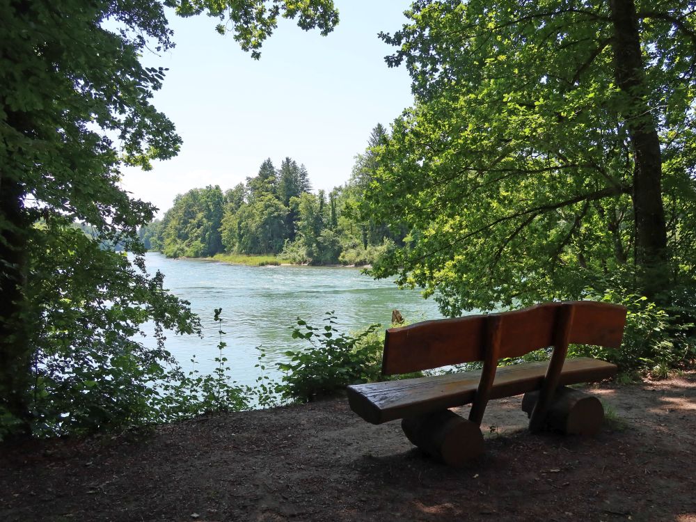 Sitzbank an der Reuss