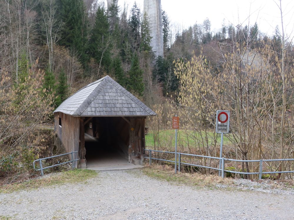 Gedeckte Holzbrücke über die Urnäsch