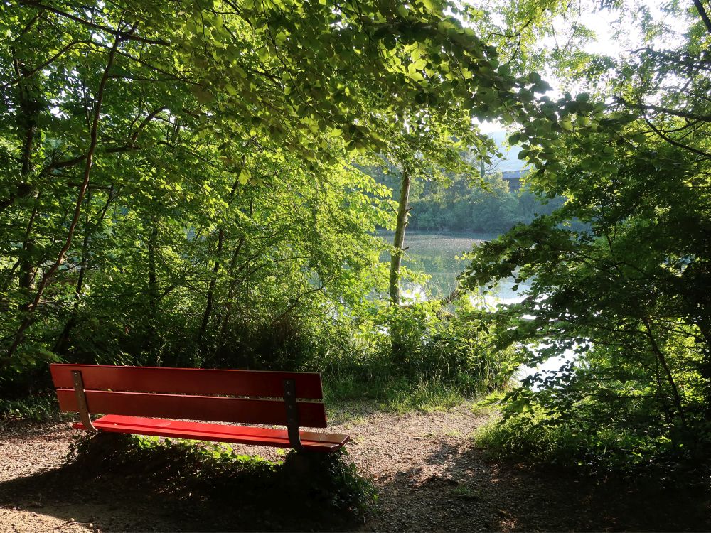 Sitzbank an der Aare