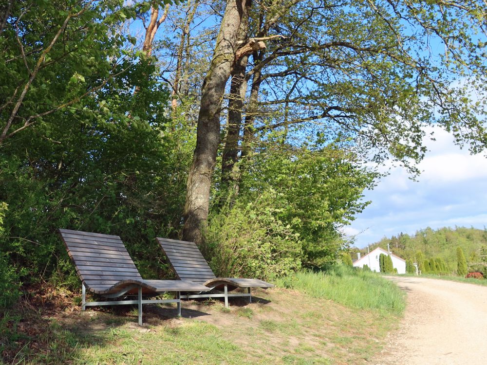 Liegen am Wegesrand