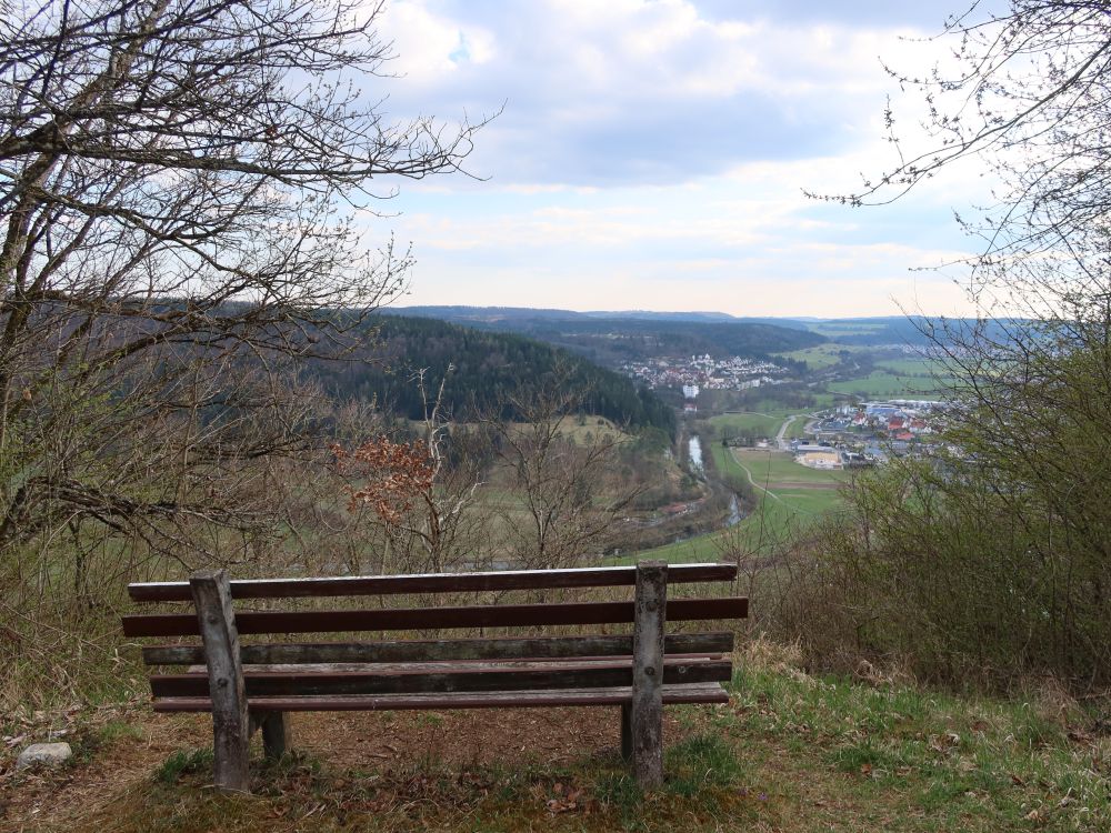 Sitzbank und Blick Richtung Mühlheim