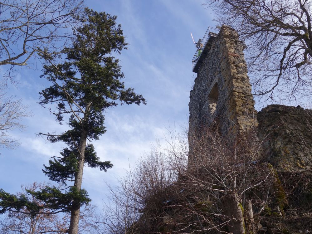 Mauerrest mit Aussichtsplattform