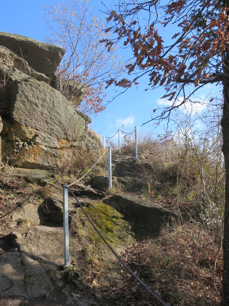 Aufstieg zur Ruine Hohenkrähen