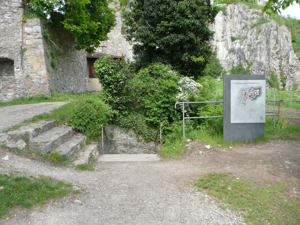 oberer Eingang zum Mauerdurchgang