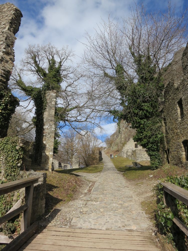 Aufstiegs zur Ruine