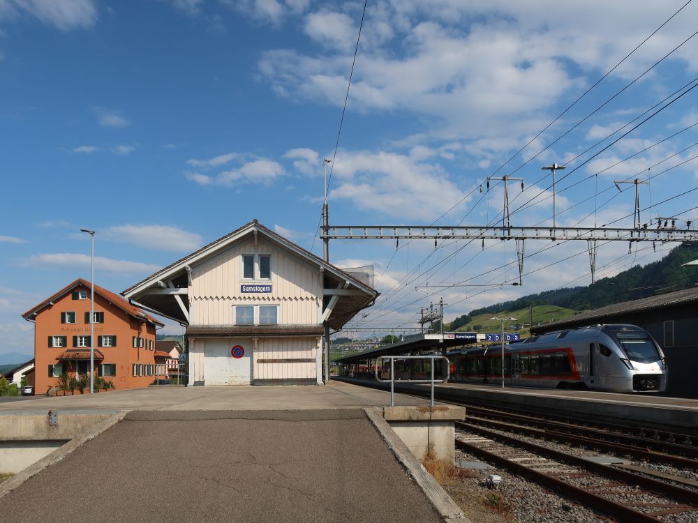 Bahnhof Samstagern