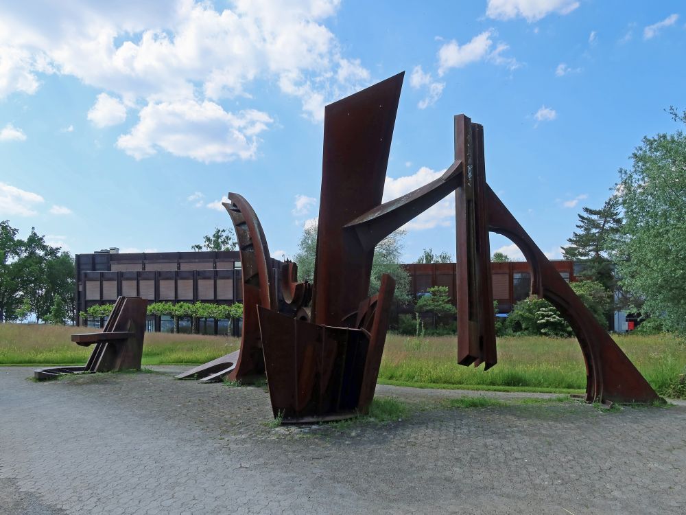 Skulptur bei der Fachhochschule