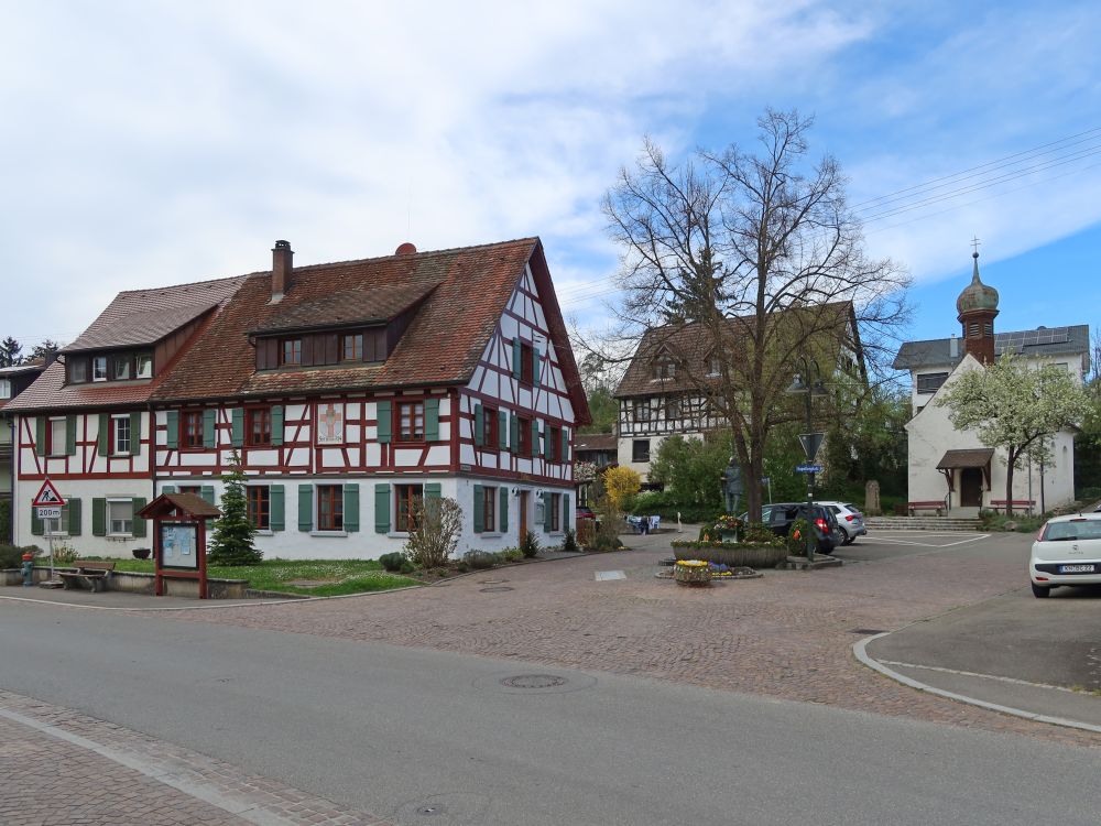 Gemeindehaus und Kapelle