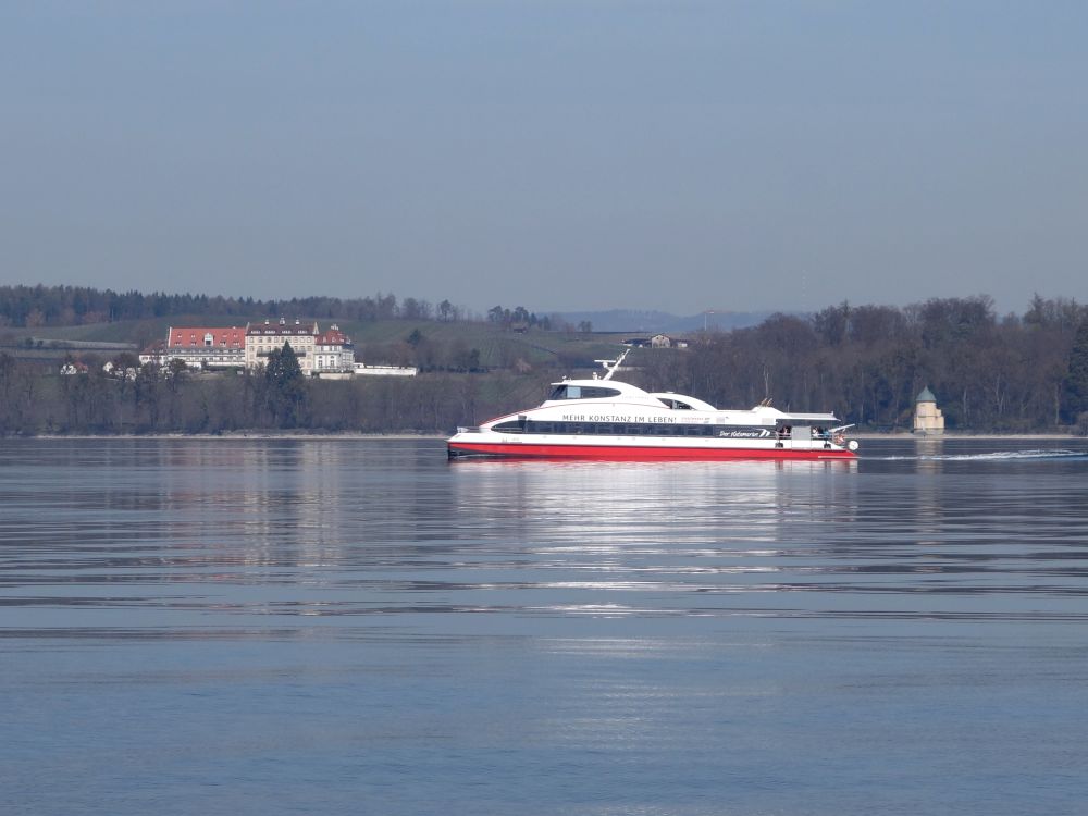 Schloss Kirchberg und Katamaran