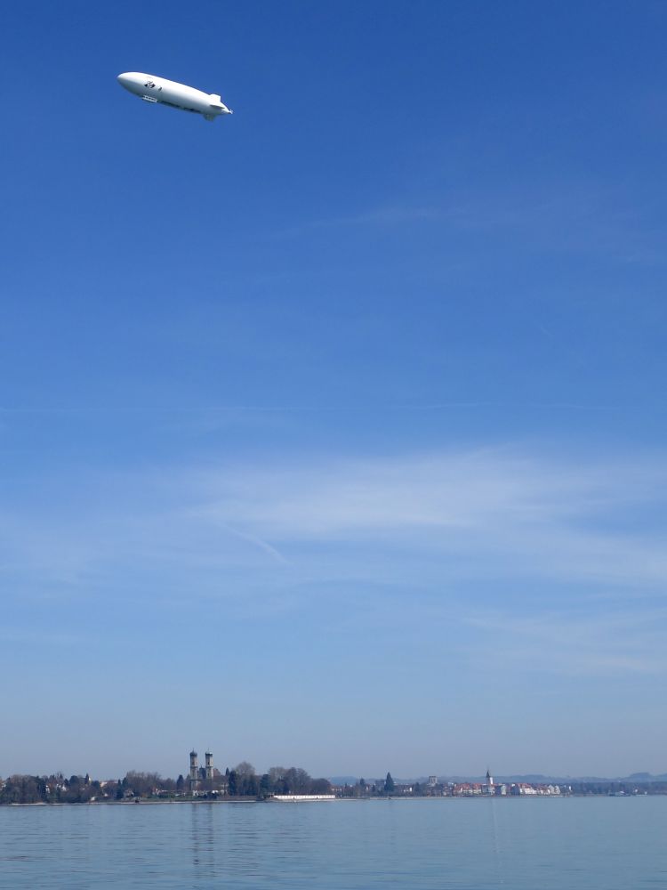 Zeppelin ber Friedrichshafen