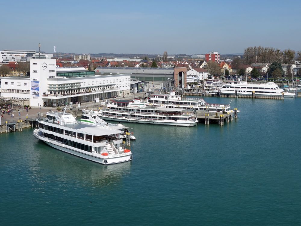 Hafen mt Passagierschiffen