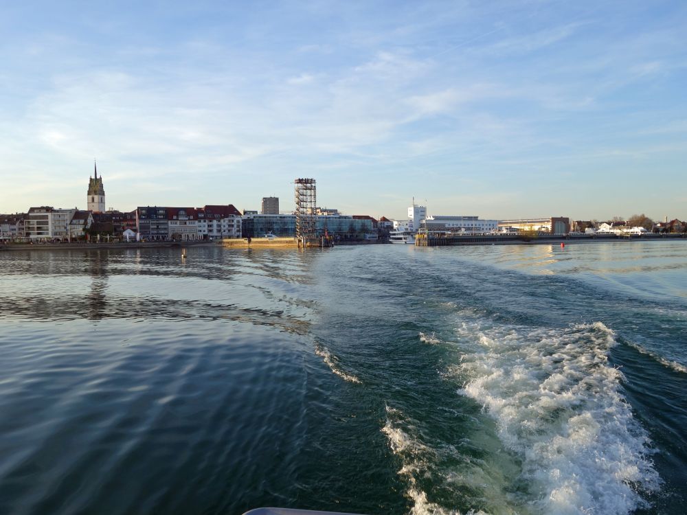 Ausfahrt aus dem Hafen von FN