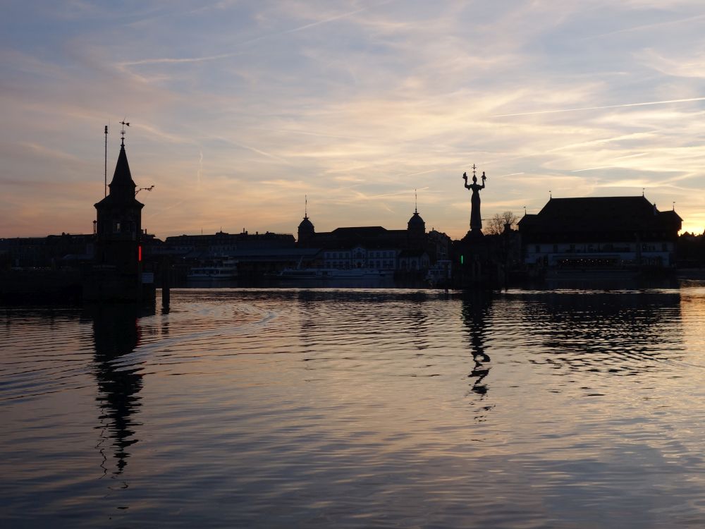 Konstanzer Hafen am Abend