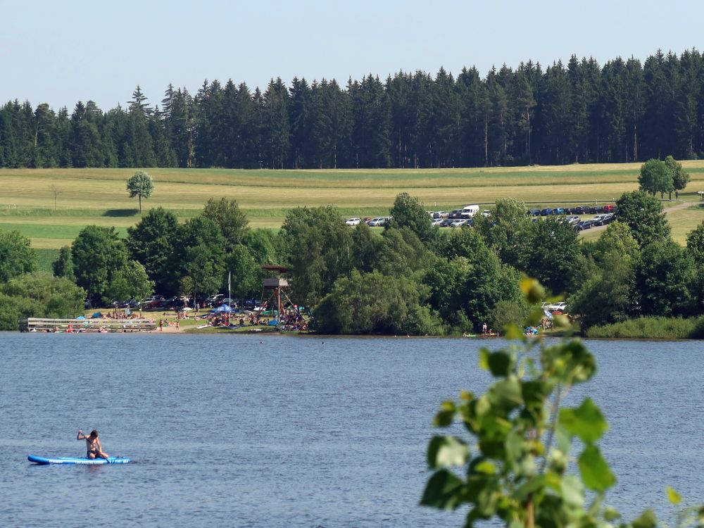 Badestrand uns Parkplatz