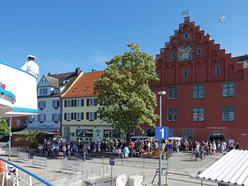 Fahrgäste in Meersburg