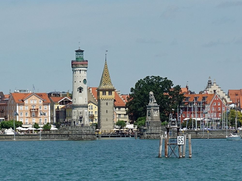 Leuchtturm, Mangturm und Löwe