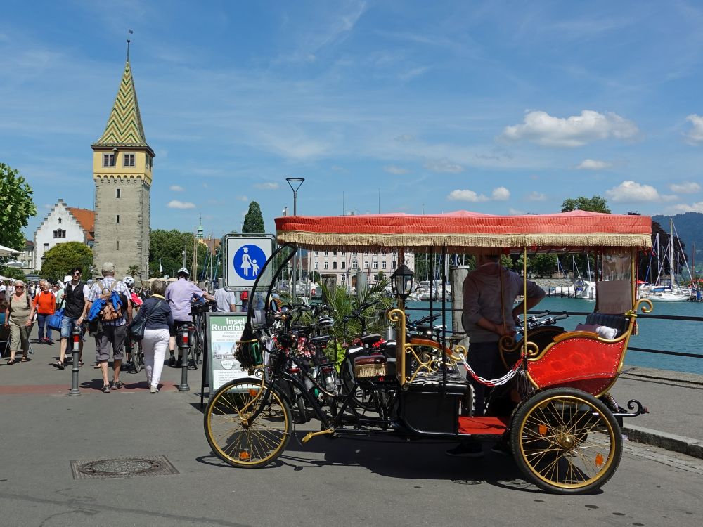 Mangturm und Fahrradtaxi