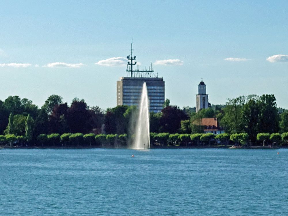 Fontäne vor dem Fernmeldeamt