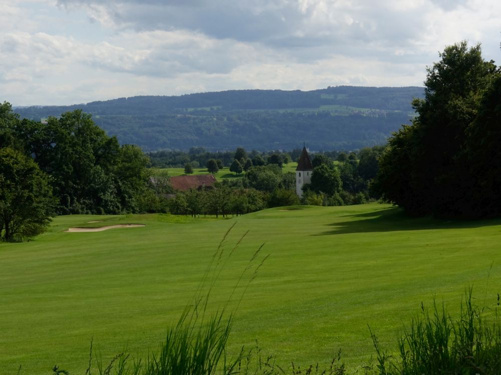 Golfplatz und Kirche Lipperswil