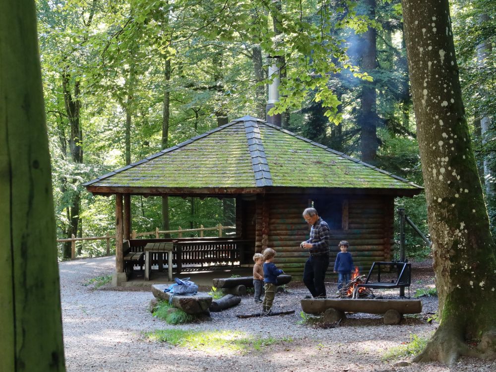 Feuerstelle an der Schutzhütte