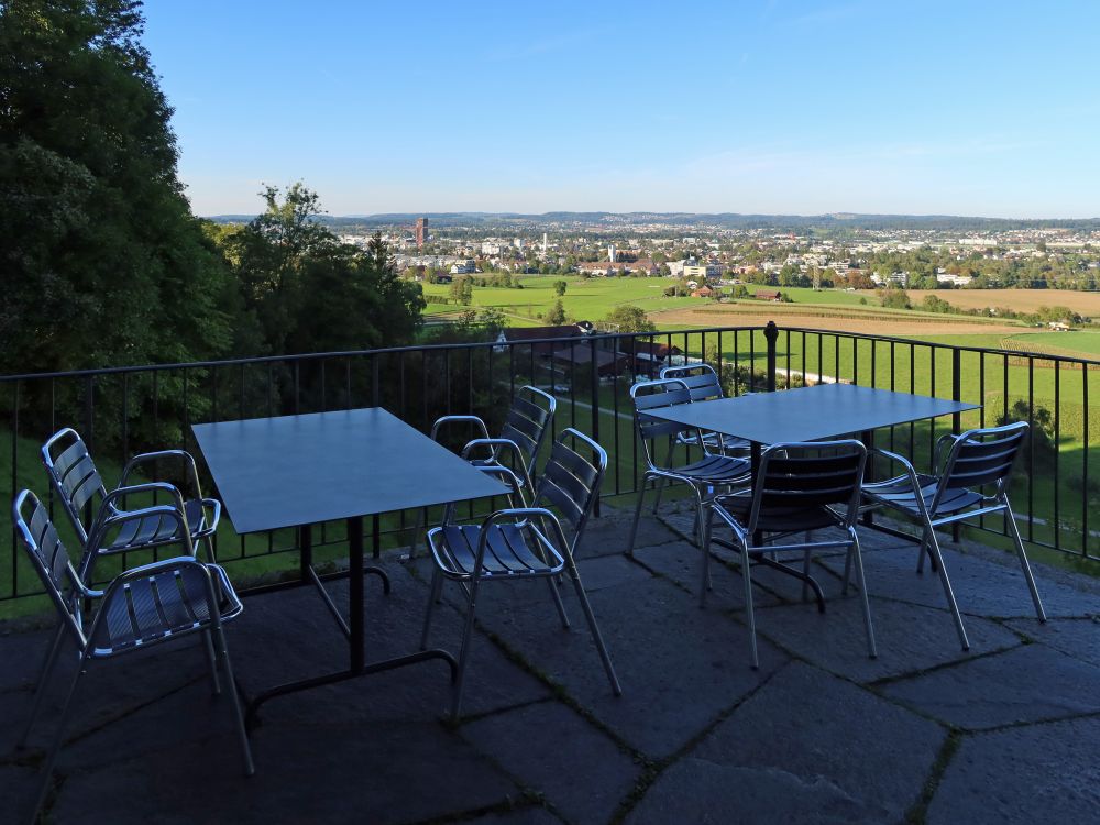 Terrasse mit Blick auf Dübendorf