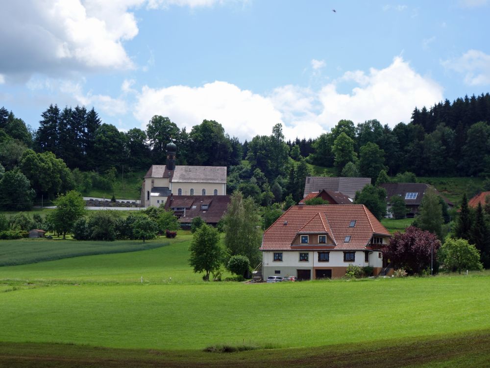 Kirche und Häuser von Gündelwangen