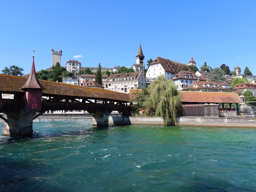 Spreuerbrücke und Türme an der Museggmauer