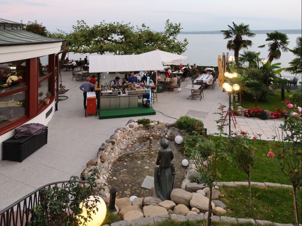 Leben auf der Terrasse vom Wilden Mann