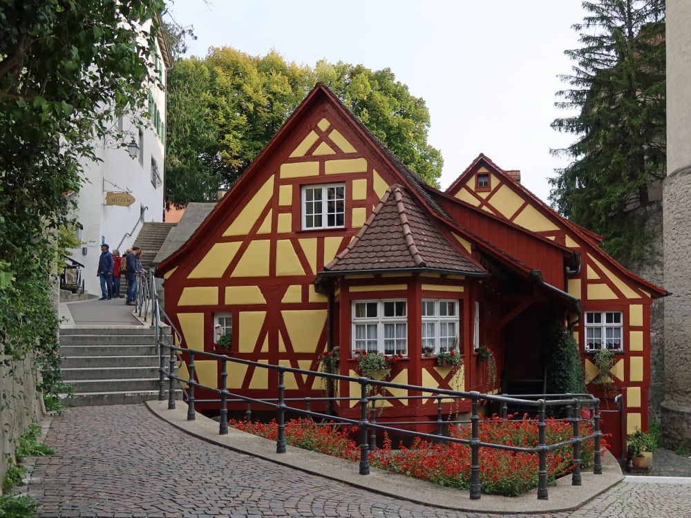 Fachwerkhaus unter der Burg