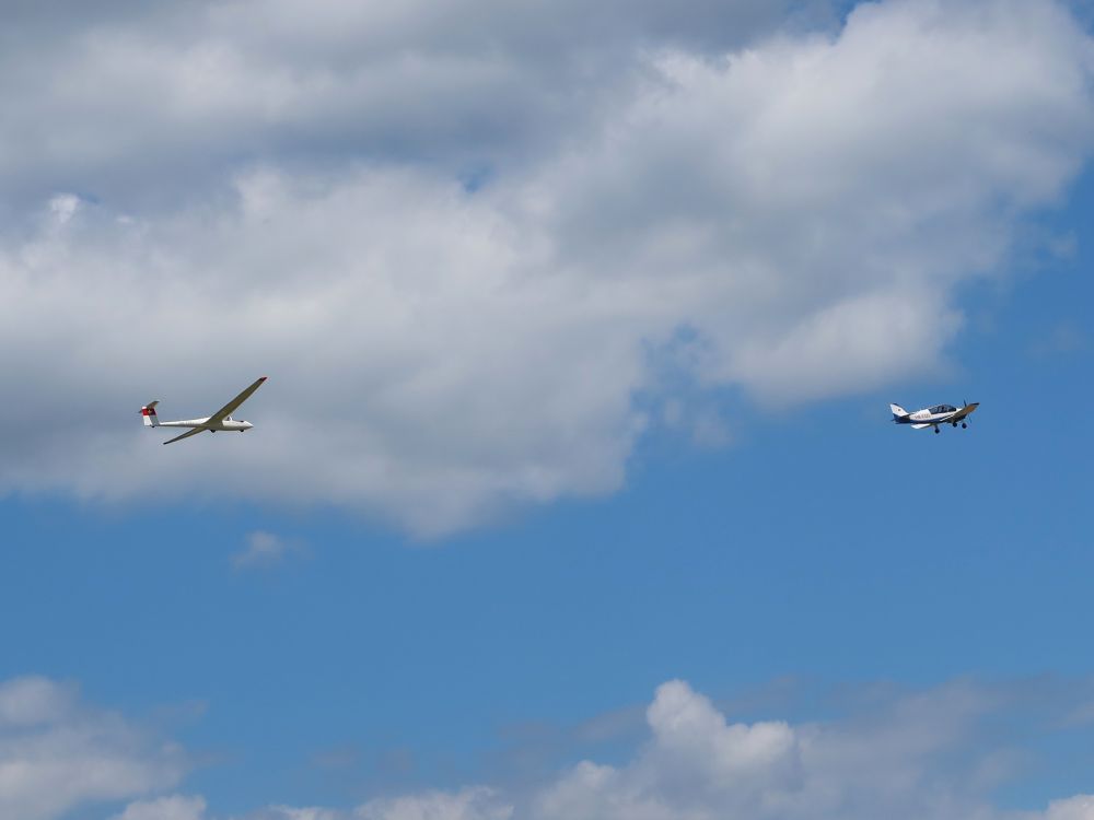 Segelflugzeug im Schlepptau