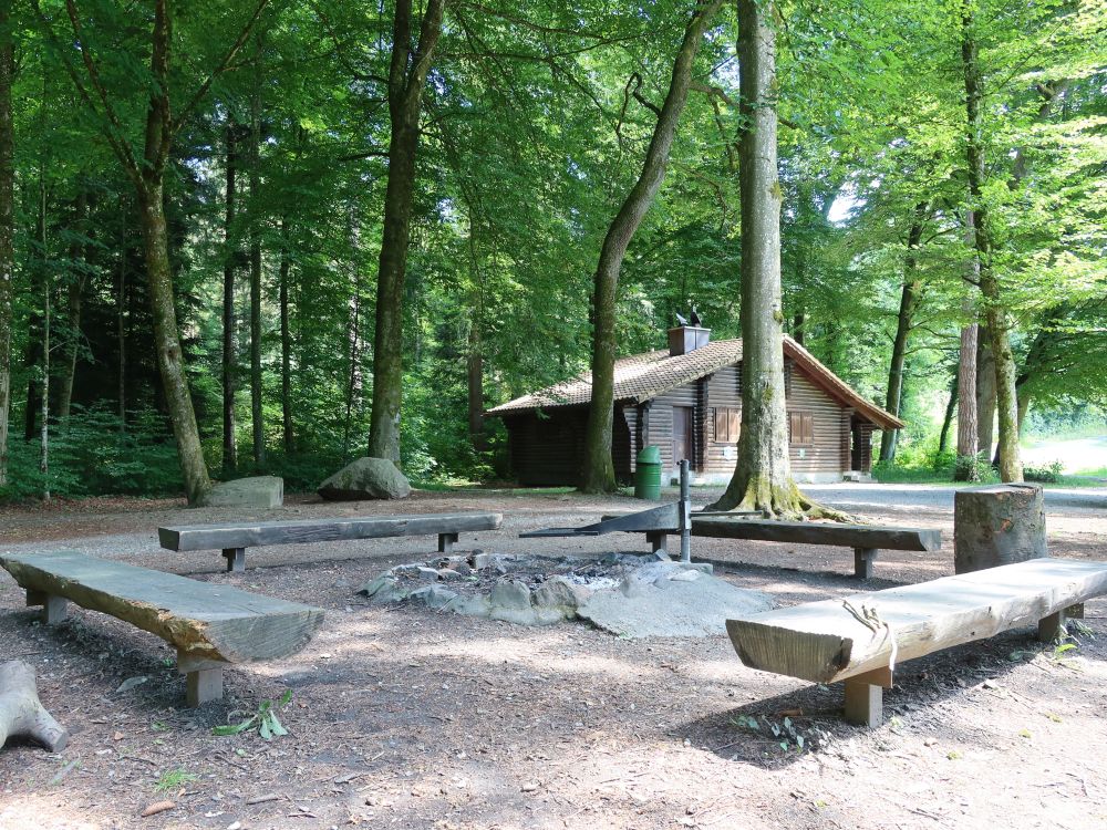 Jagdhütte mit Feuerstelle