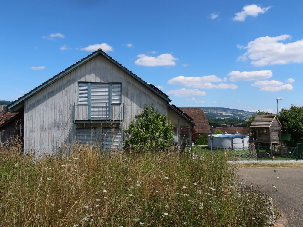 Haus mit Rundpool