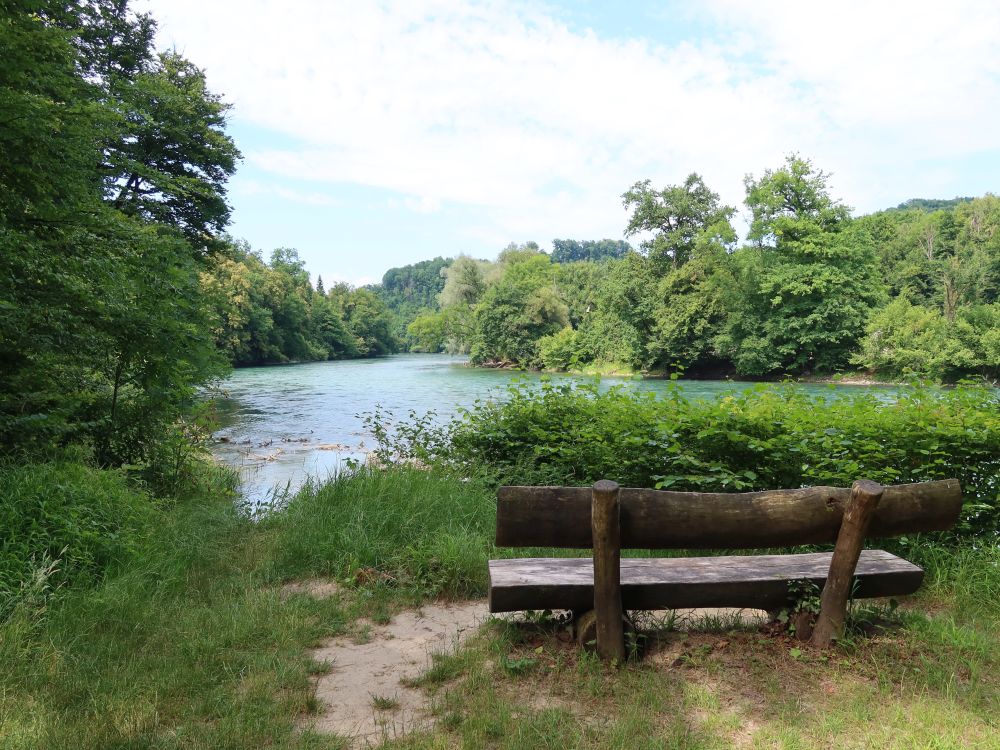 Sitzbank an der Reuss