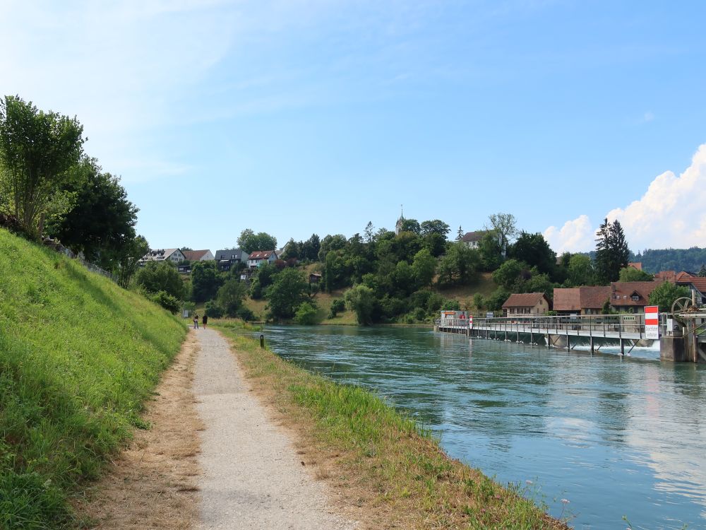 Weg an der Reuss