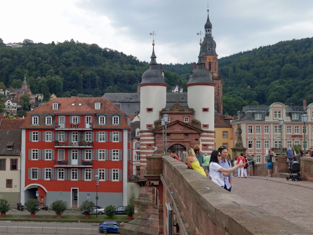 Alte Brcke mit Brckentor