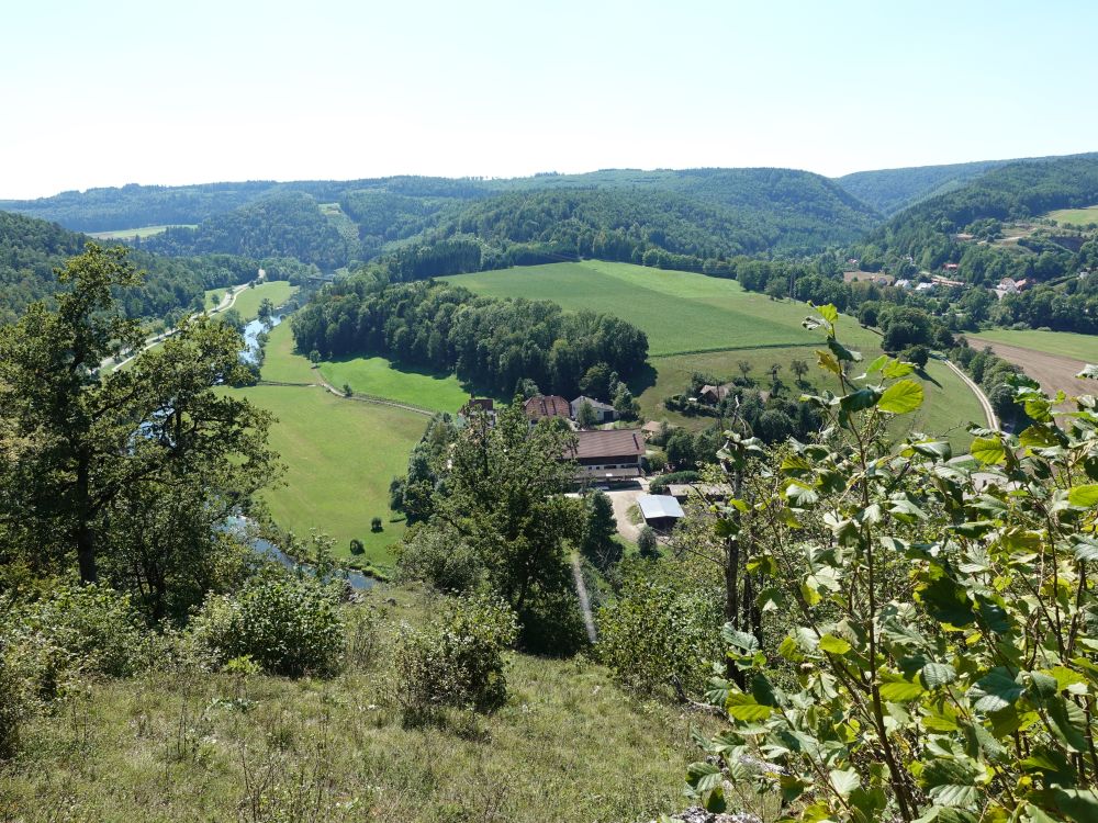 Blick vom Rabenfelsen auf Gutshof Käppeler