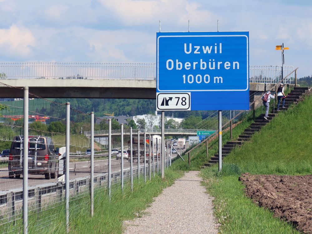 Wanderweg an der Autobahn A1