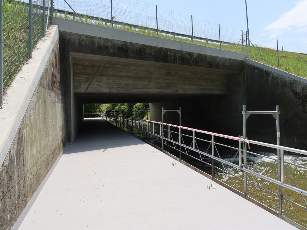 Baustelle unter der Autobahnzufahrt