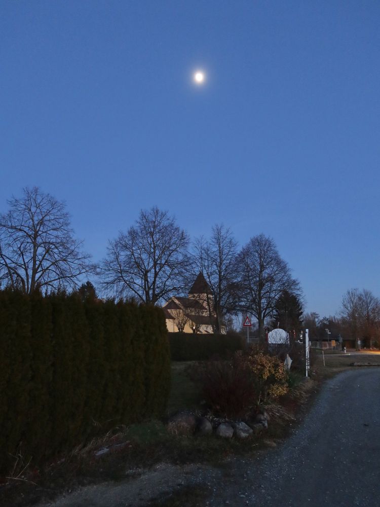 Mond über St. Georg