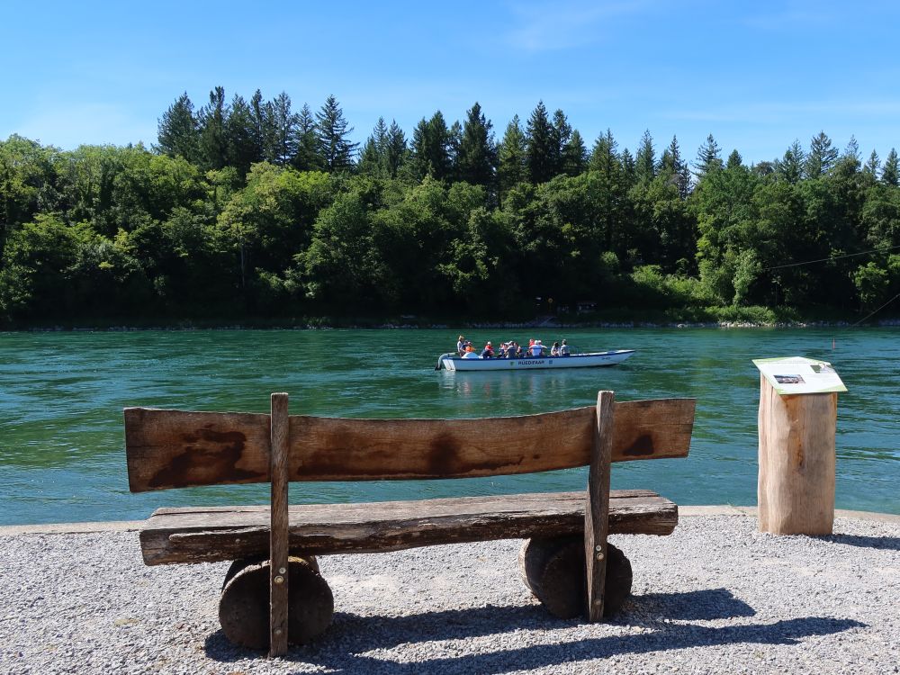 Sitzbank und Rheinfähre