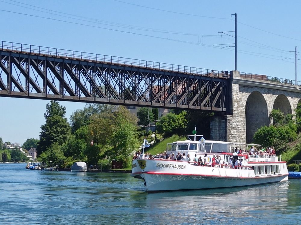 Eisenbahnbrcke mit Rheinfhre