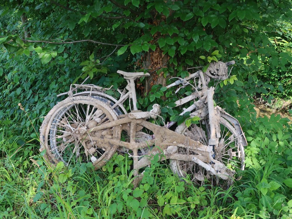 verschlammte Fahrräder