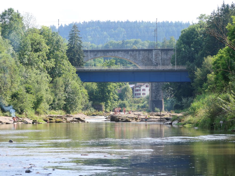 Auto- und Eisenbahnbrücke