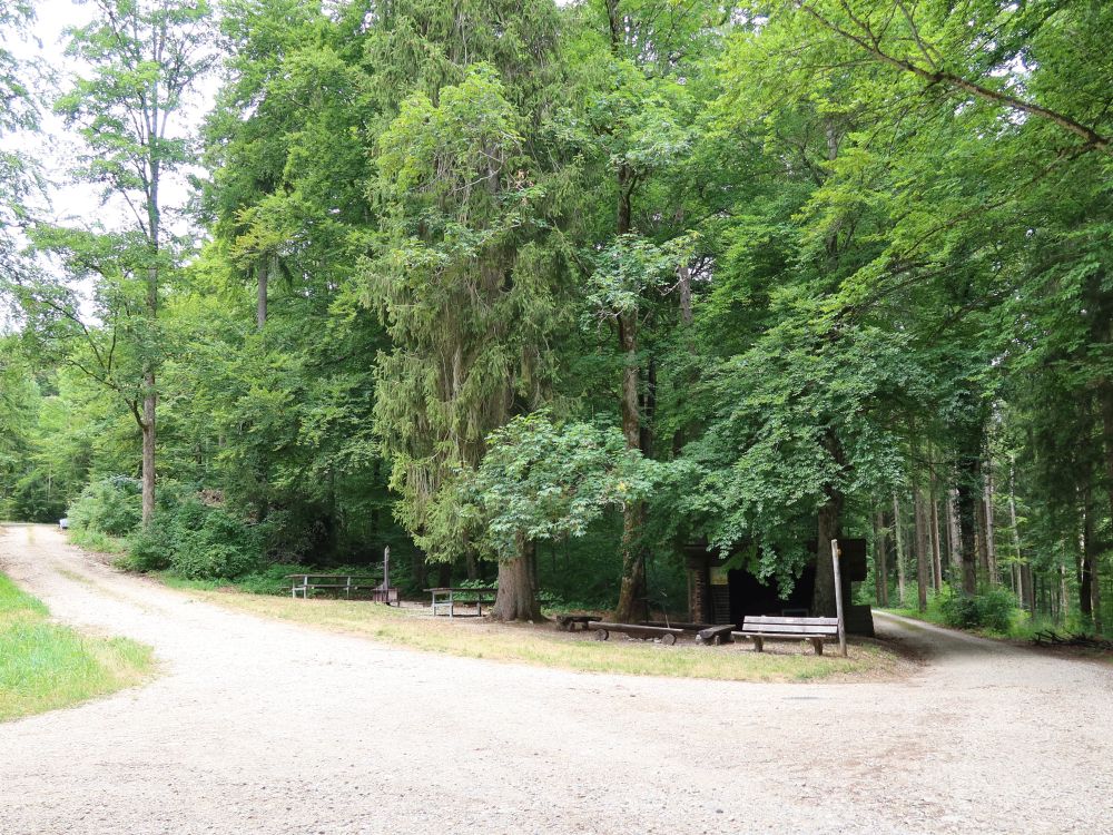 Grillplatz mit Schutzhütte