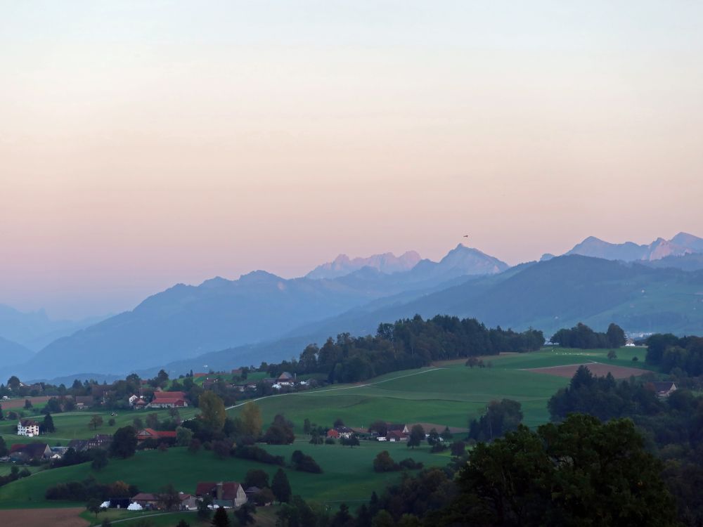 Blick von Rest. Hanegg auf Glarner Berge