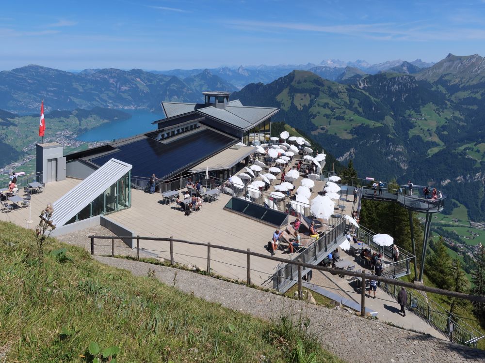 Bergstation mit Terrasse